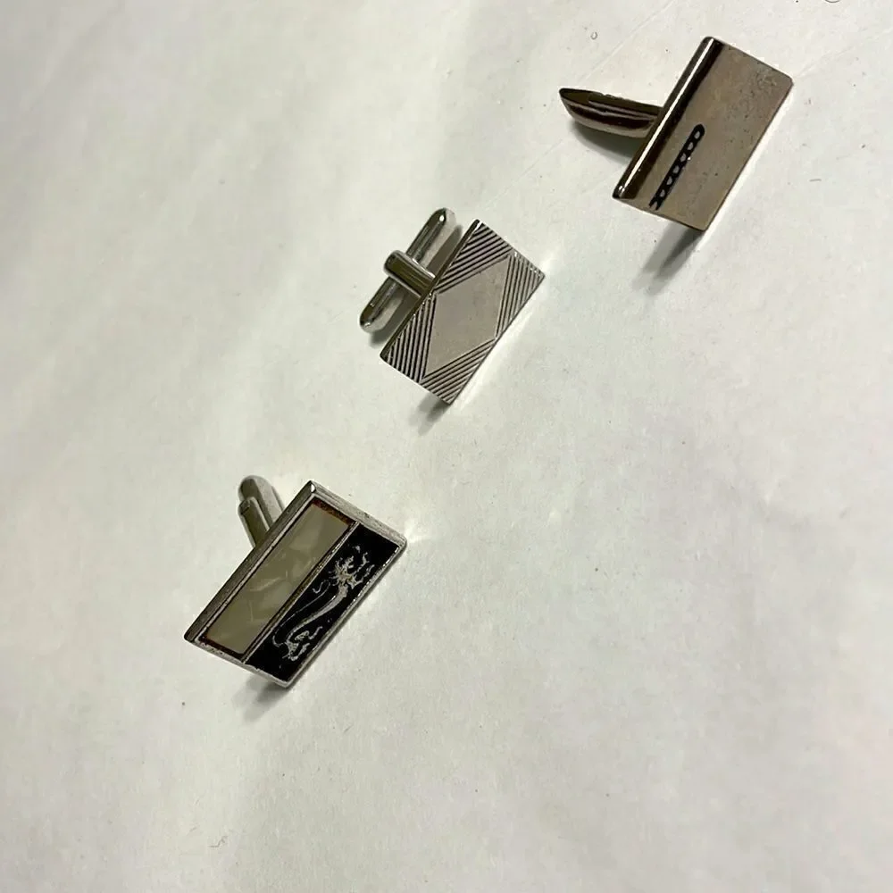 Mismatched Cufflinks !